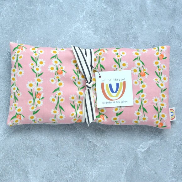 Daisy Chains in Pink Cotton Weighted Eye Pillow - Picture 4 of 4